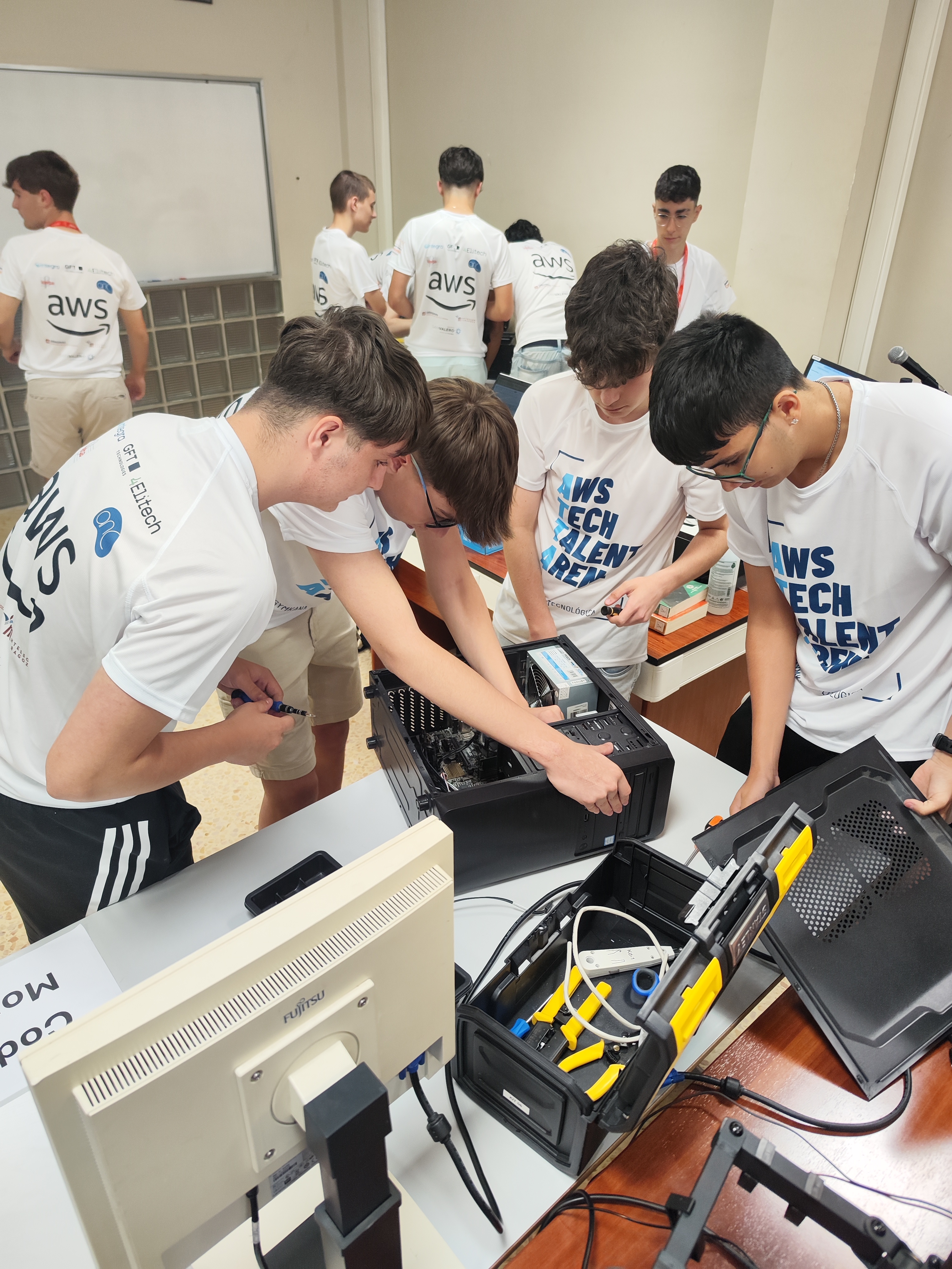 Students at Centro San Valero in class and at the ATTA challenges · photo 9